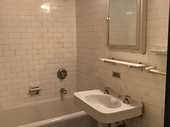 4th image of 405 W 23rd St APT 5H