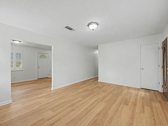4th image of 3428 Sweetbrier Rd