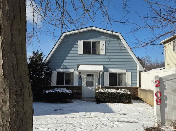 209 Mill Stream Dr, Bolingbrook, IL 60440