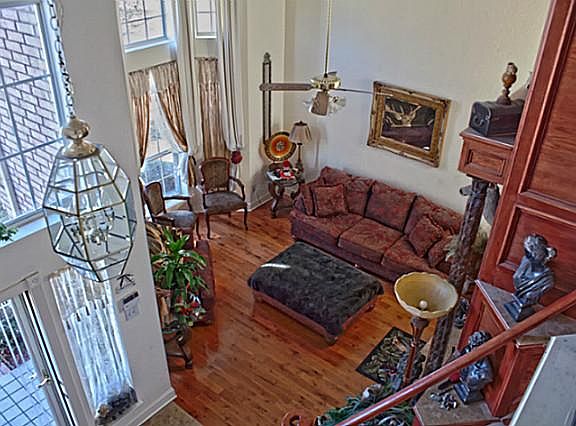 4th image of 2208 Greendale Ct