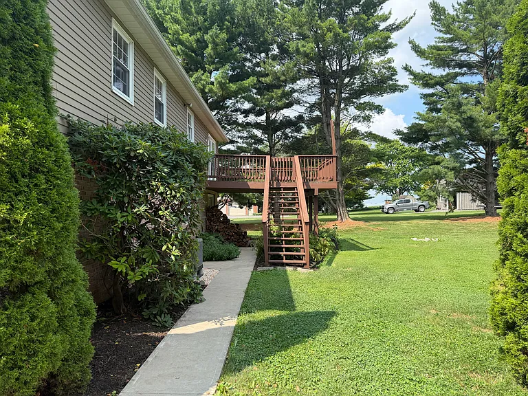 1835 Brunnerville Rd — Photo 34