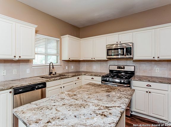 2nd image of 2210 Encino Dew