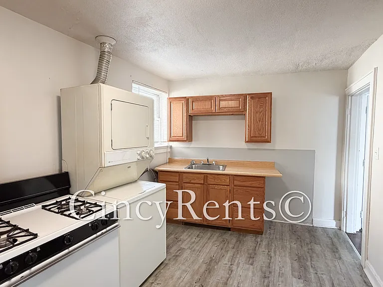 3540 Columbia Pkwy #2 — Photo 6