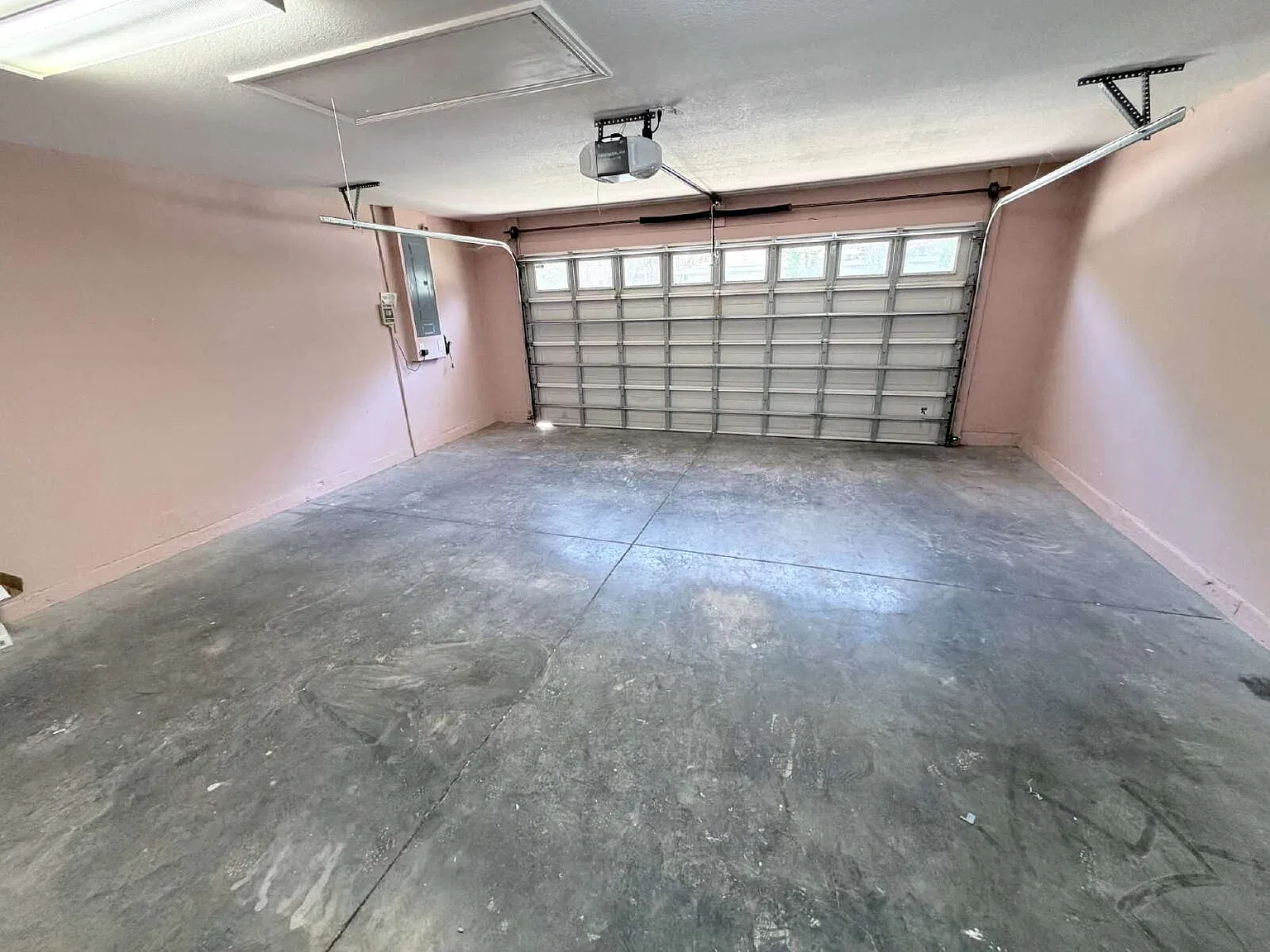 3 bed, 2.0 bath, 1603 sqft, $1,995 — Photo 4