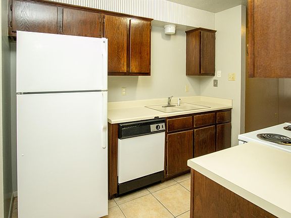 2nd image of 1801 Woodsman Dr APT C