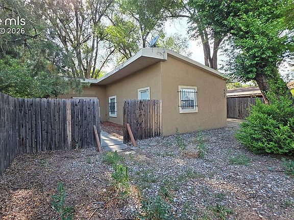4th image of 537 Crockett Ln