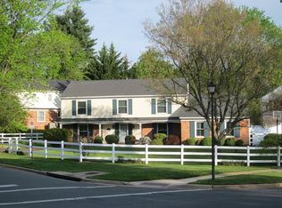 10901 Candlelight Ln, Potomac, MD 20854