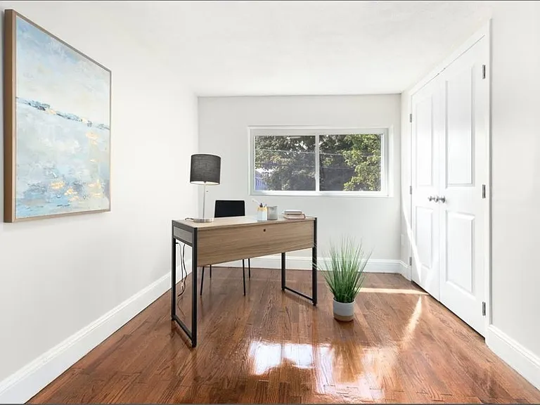 121 1st St #119 — Photo 17