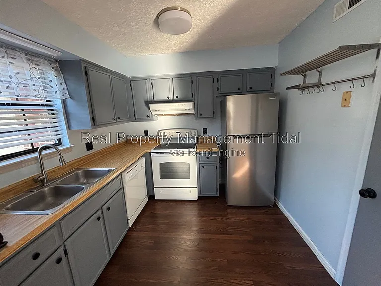 361 Circuit Ln — Photo 16