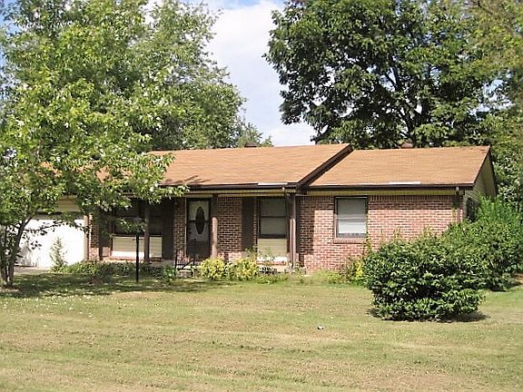 3rd image of 912 Westport Dr