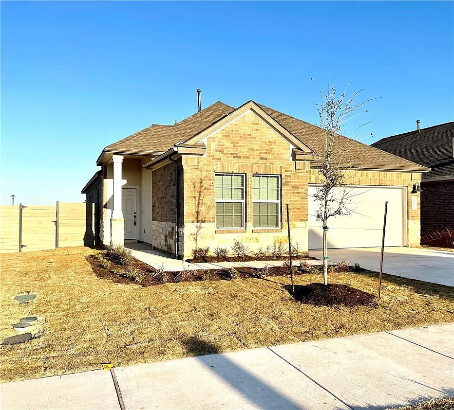 4 bed, 2.0 bath, 1815 sqft, $2,495 — Photo 1
