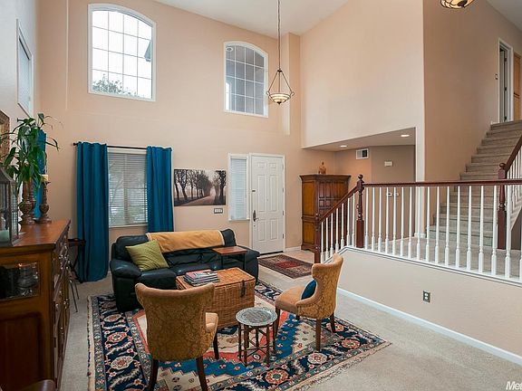 2nd image of 110 Menard Cir
