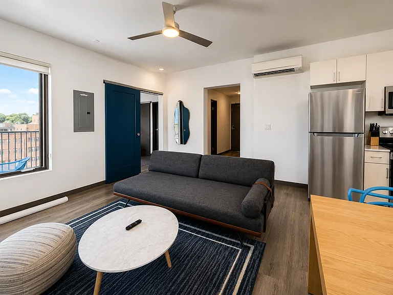 Exhibit A2 Apartments — Photo 30
