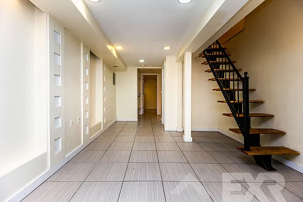 Rented by EXR | media 7