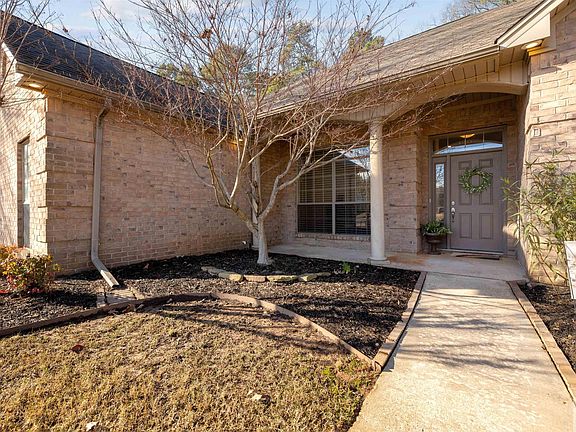 2nd image of 2907 Landon Ln