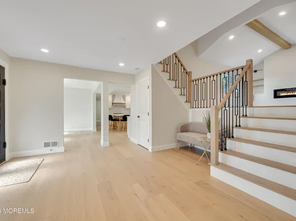 4 Brantford Court, Marlboro, NJ 07746