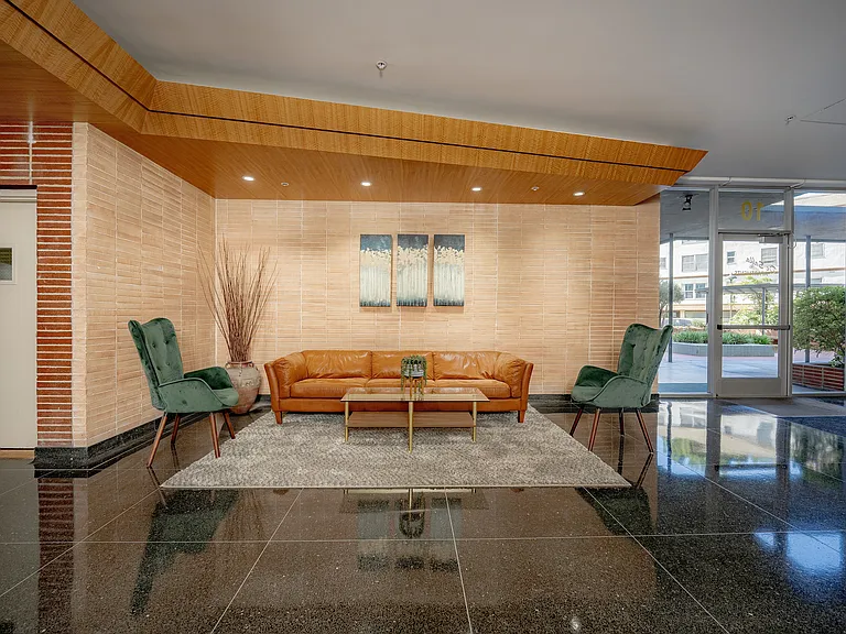 DeSabla LOBBY4