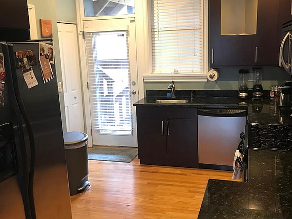 3rd image of 2707 N Wilton Ave APT 1
