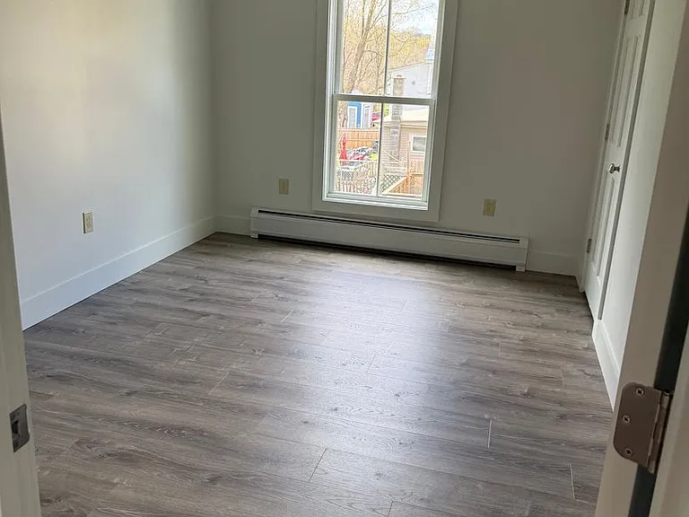 120 Maple St — Photo 7