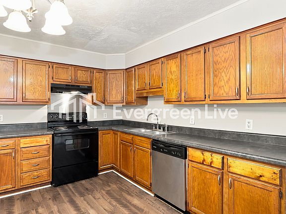 5th image of 3733 Fairington Dr