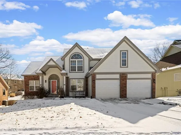 8005 N Highland Ave, Gladstone, MO 64118