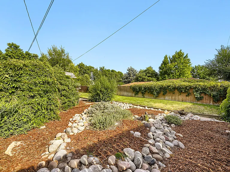 2727 Perry St — Photo 27