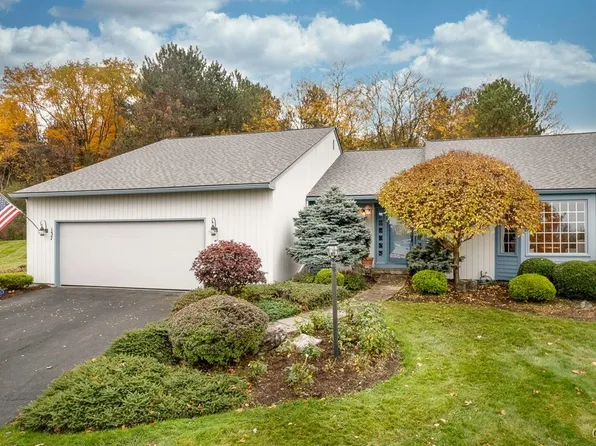 137 Spyglass Ln, Fayetteville, NY 13066