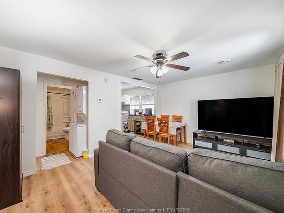 4th image of 3567 King St