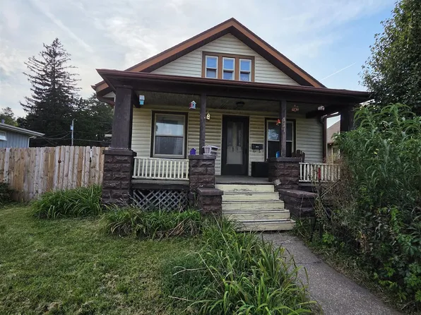 411 41st St, Moline, IL 61265