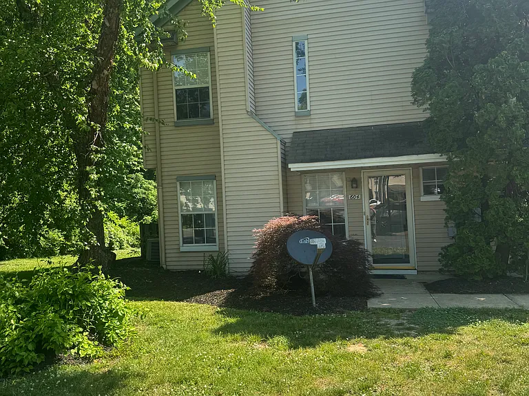 604 Stonebridge Blvd — Photo 1