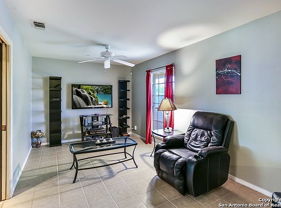 3rd image of 5202 Galahad Dr