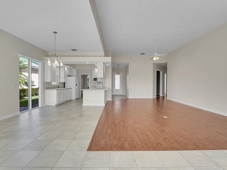 11427 SW Rockingham Dr — Photo 9