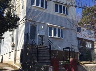 18 Conger St APT 3, Staten Island, NY 10305