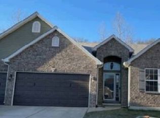 22 Amber Heights Ct, Imperial, MO 63052