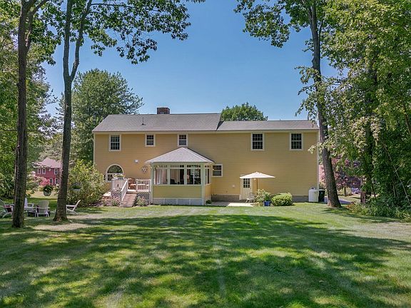 4th image of 31 Pine Ledge Drive