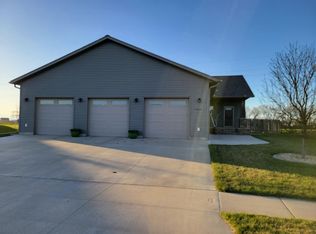 1408 W Summerwood Trl, Dilworth, MN 56529