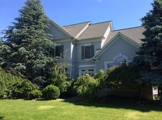 4 Warren Ave, Green Brook, NJ 08812