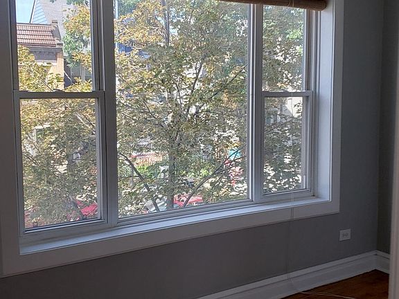 4th image of 4363 N Lincoln Ave #1