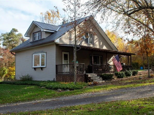 9220 Chautauqua Rd, Fredonia, NY 14063