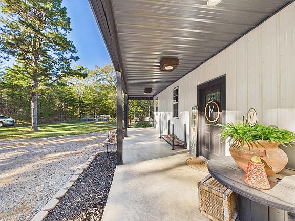 2nd image of 106 W Prosperity Rd