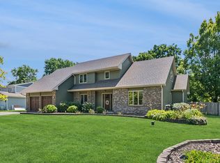 11S514 Webster Ln, Naperville, IL 60564