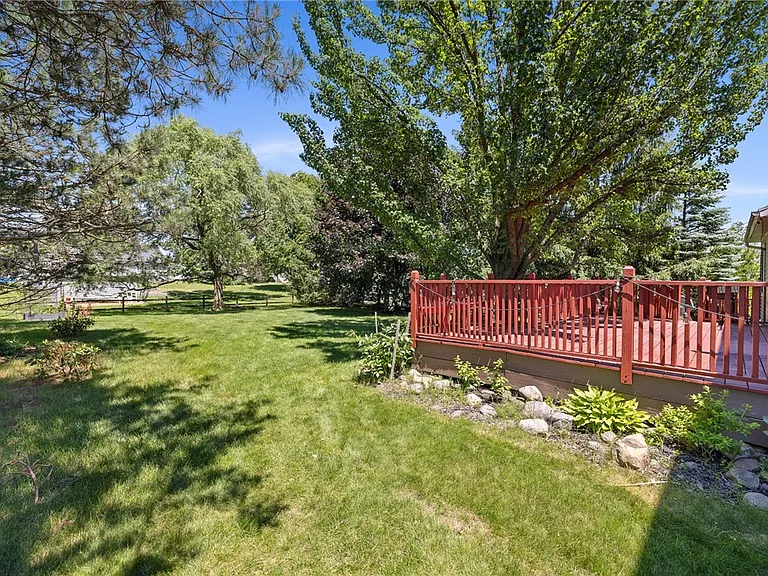 40 Alverstone Way — Photo 7