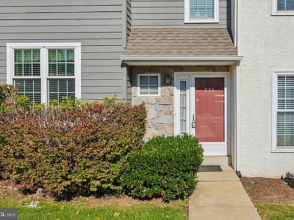 3rd image of 226 Moria Pl #226