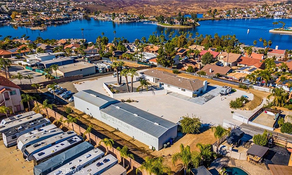 1st image of 22475 Loch Lomond Dr