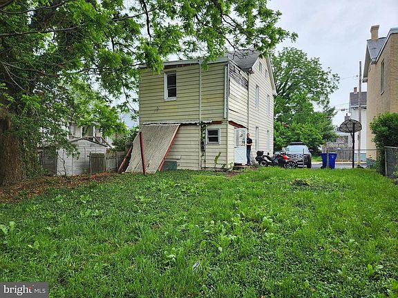 4th image of 109 John St