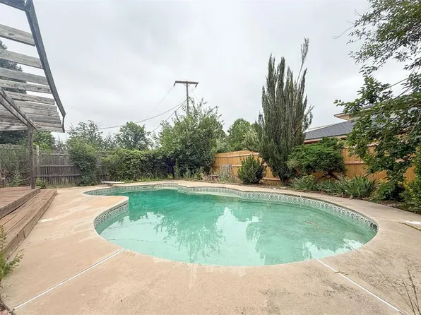 1816 Huntington Ave, Nichols Hills, OK 73116