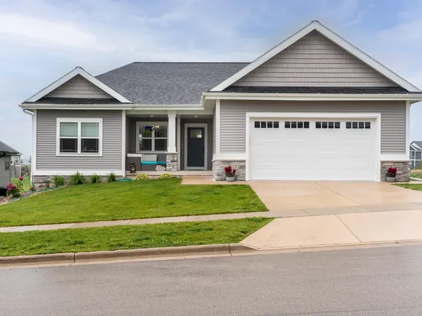 813 Valley Rd, Dane, WI 53529