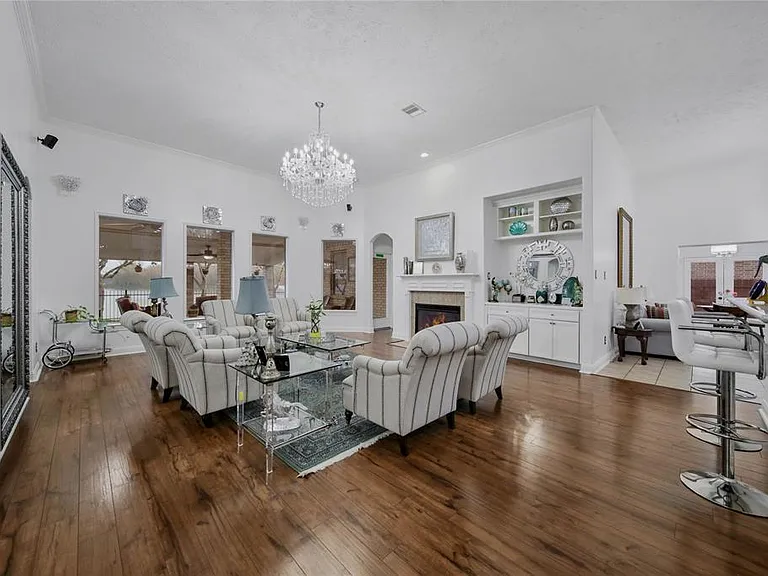 3831 Lakeridge Canyon Dr — Photo 16