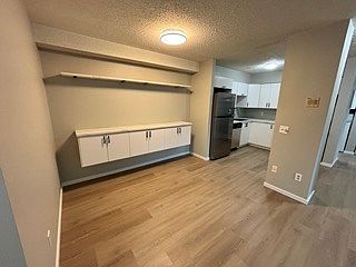 4th image of 1044 Bairdmore Blvd #1304