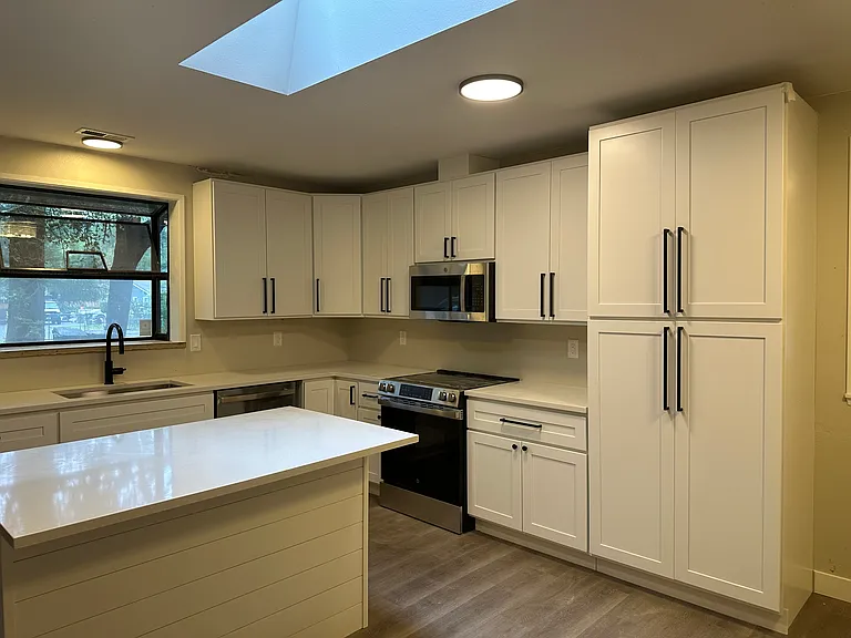 1223 Miller Ave NE — Photo 15